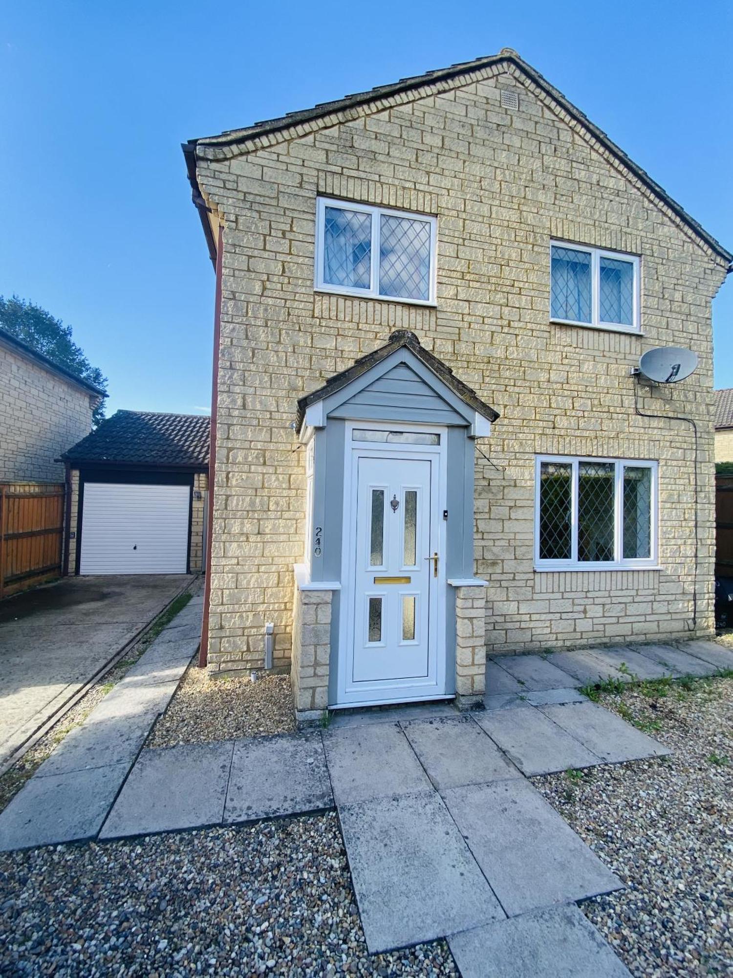 The Conifers Large Detached Home With Off Street Parking Witney Bagian luar foto